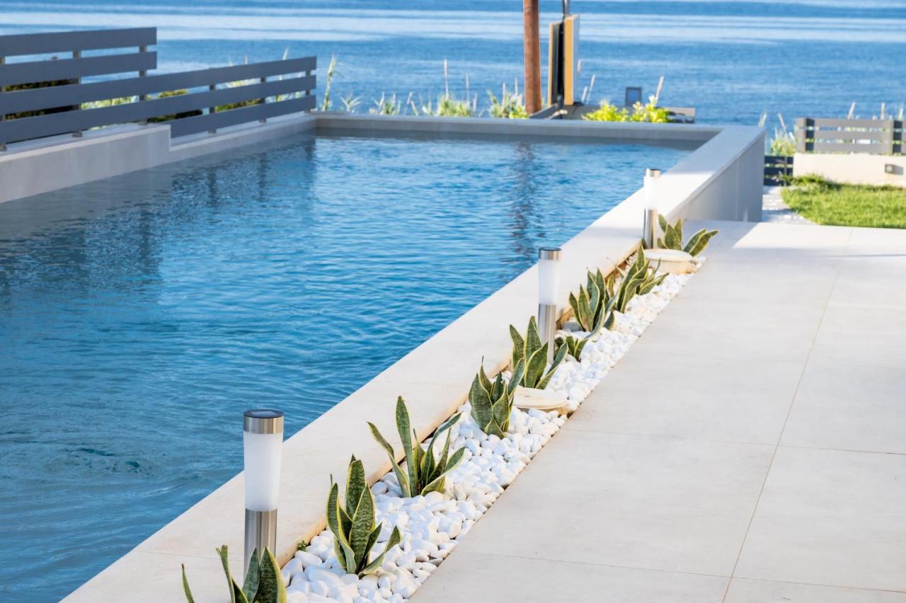 Theros Suites Dhiminio Ngoại thất bức ảnh