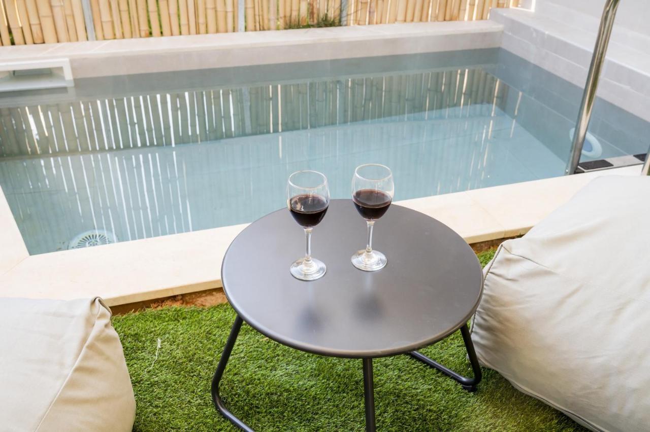 Theros Suites Dhiminio Ngoại thất bức ảnh
