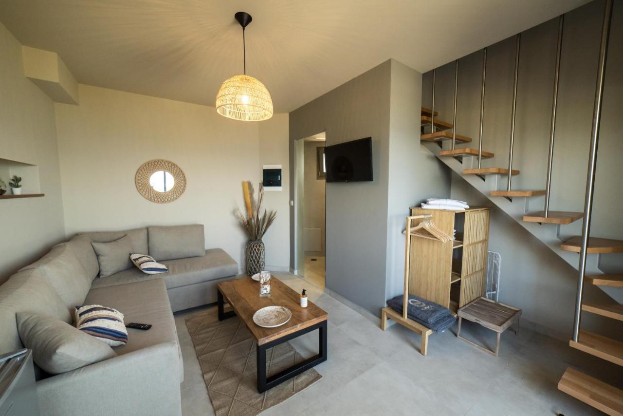 Theros Suites Dhiminio Ngoại thất bức ảnh